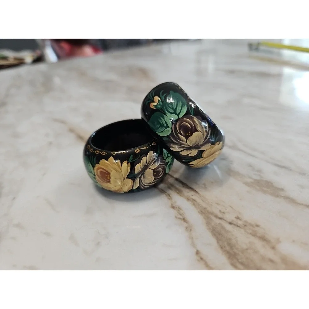Vintage Floral HAND PAINTED Lacquered NAPKIN RINGS Set of 2